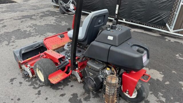 Toro-Greensmaster-3150-Gas-2WD-Greens-Mower-4-800×600-1