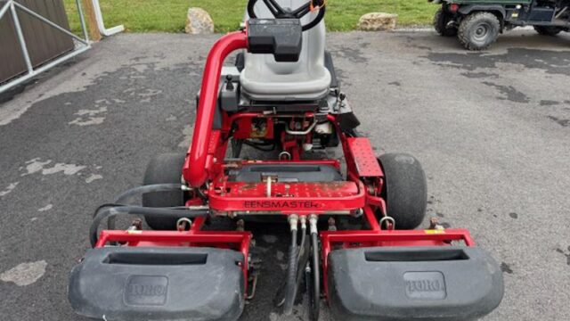 Toro-Greensmaster-3150-Gas-2WD-Greensmower-1-800×600-1-1