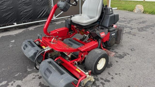 Toro-Greensmaster-3150-Gas-2WD-Greensmower-2-800×600-1-1