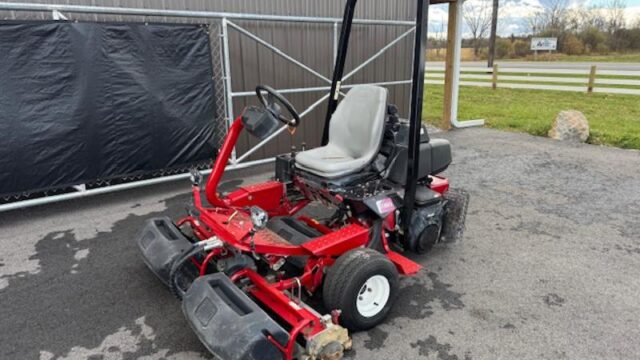 Toro-Greensmaster-3150-Gas-2WD-Greensmower-2-800×600-1-2