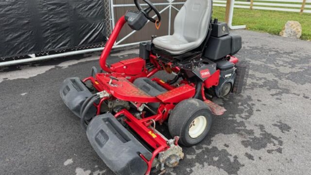 Toro-Greensmaster-3150-Gas-2WD-Greensmower-2-800×600-1