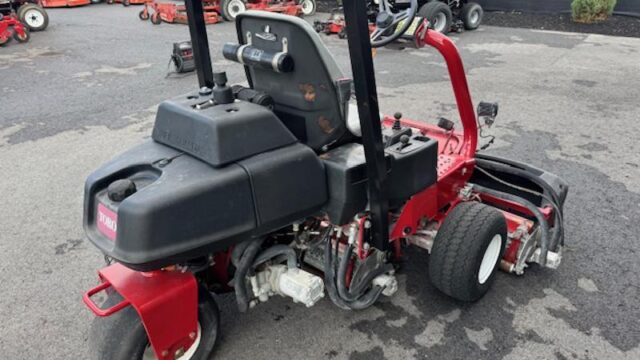 Toro-Greensmaster-3150-Gas-2WD-Greensmower-3-800×600-1-2