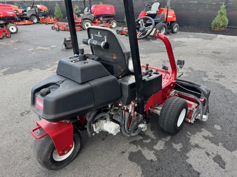 Toro-Greensmaster-3150-Gas-2WD-Greensmower-3-800×600-1-2