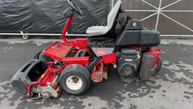 Toro-Greensmaster-3150-Gas-2WD-Greensmower-3-800×600-1