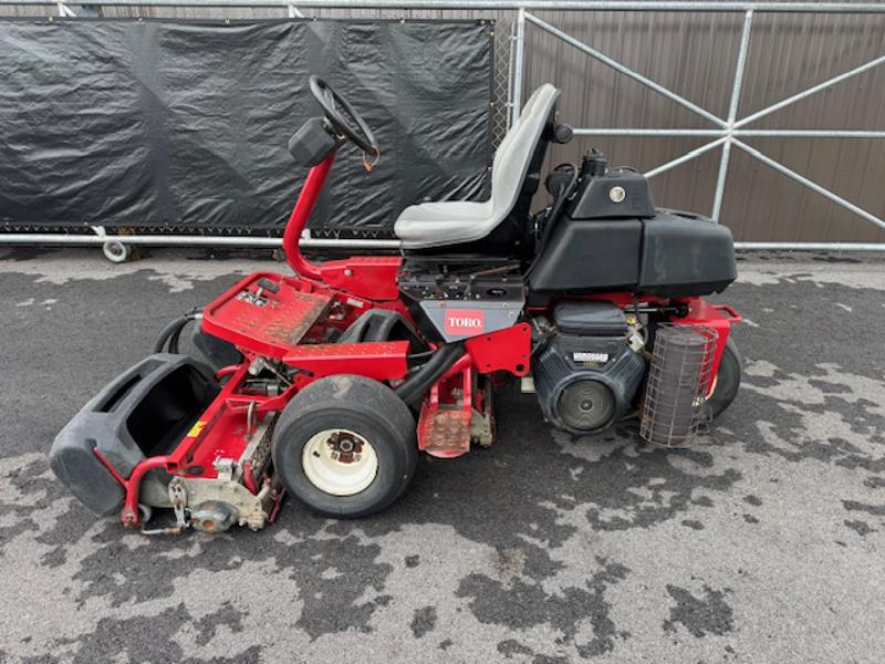 Toro-Greensmaster-3150-Gas-2WD-Greensmower-3-800×600-1