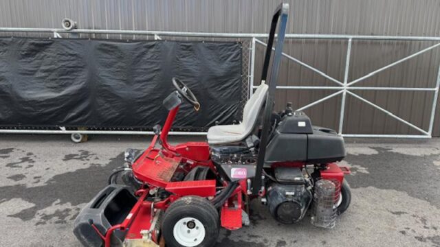 Toro-Greensmaster-3150-Gas-2WD-Greensmower-4-800×600-1-2