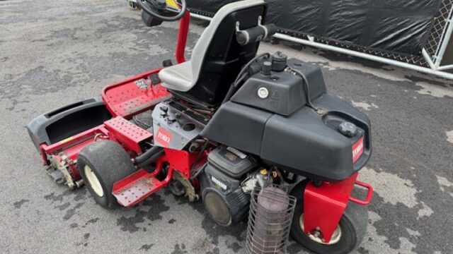 Toro-Greensmaster-3150-Gas-2WD-Greensmower-5-800×600-1-1