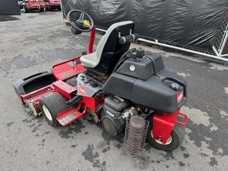 Toro-Greensmaster-3150-Gas-2WD-Greensmower-5-800×600-1-1