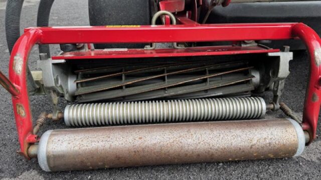 Toro-Greensmaster-3150-Gas-2WD-Greensmower-5-800×600-1