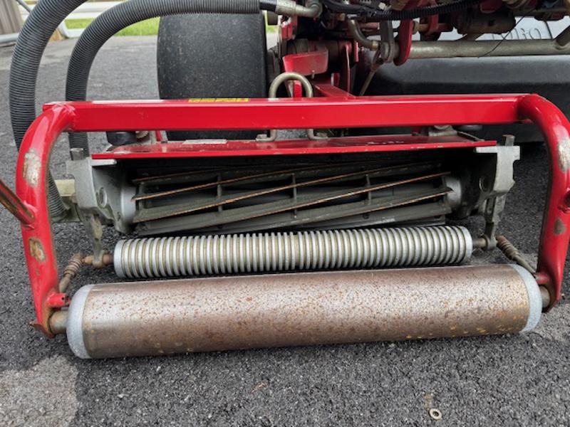 Toro-Greensmaster-3150-Gas-2WD-Greensmower-5-800×600-1