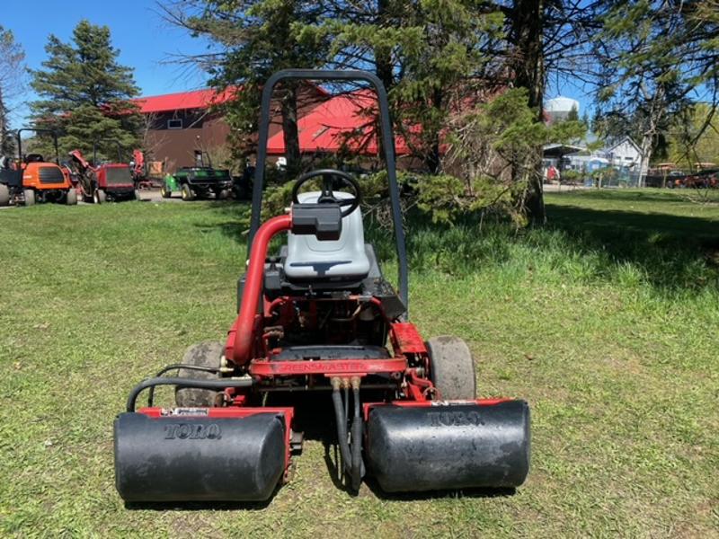 Toro-Greensmaster-3150-Gas-3WD-Greens-Mower-1-800×600-1