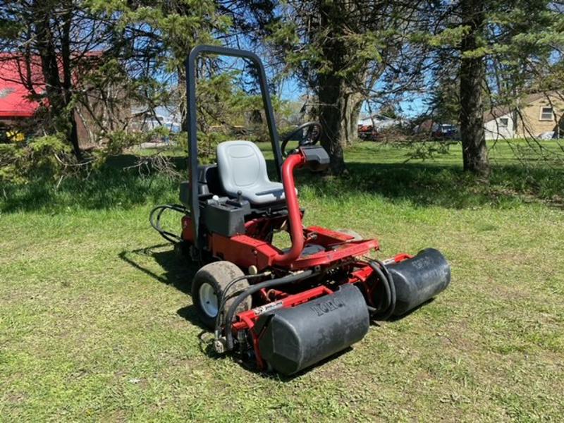 Toro-Greensmaster-3150-Gas-3WD-Greens-Mower-2-800×600-1