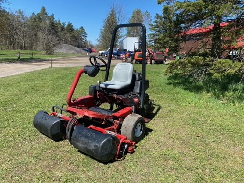 Toro-Greensmaster-3150-Gas-3WD-Greens-Mower-3-800×600-1