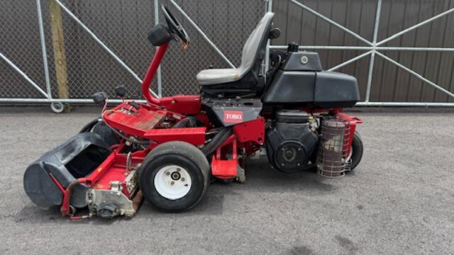 Toro-Greensmaster-3150Q-Gas-2WD-Greensmower-2-800×600-1