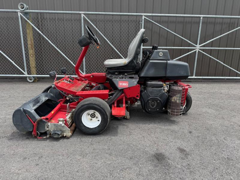 Toro-Greensmaster-3150Q-Gas-2WD-Greensmower-2-800×600-1