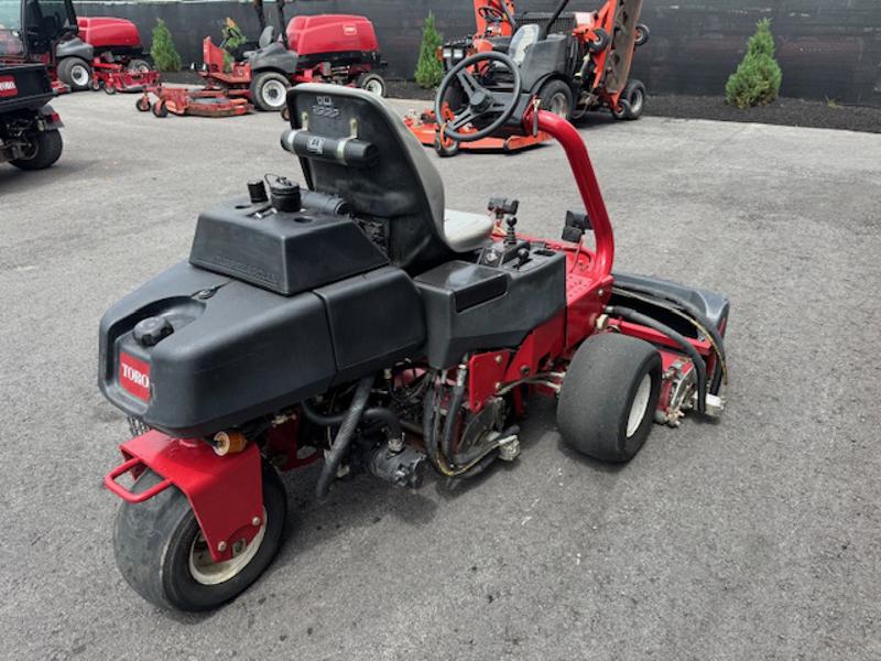 Toro-Greensmaster-3150Q-Gas-2WD-Greensmower-4-800×600-1