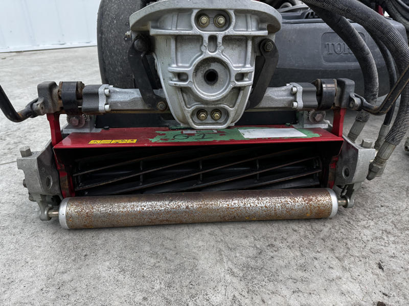 Toro-Greensmaster-3300-Gas-2WD-Greensmower-1-800×600-1