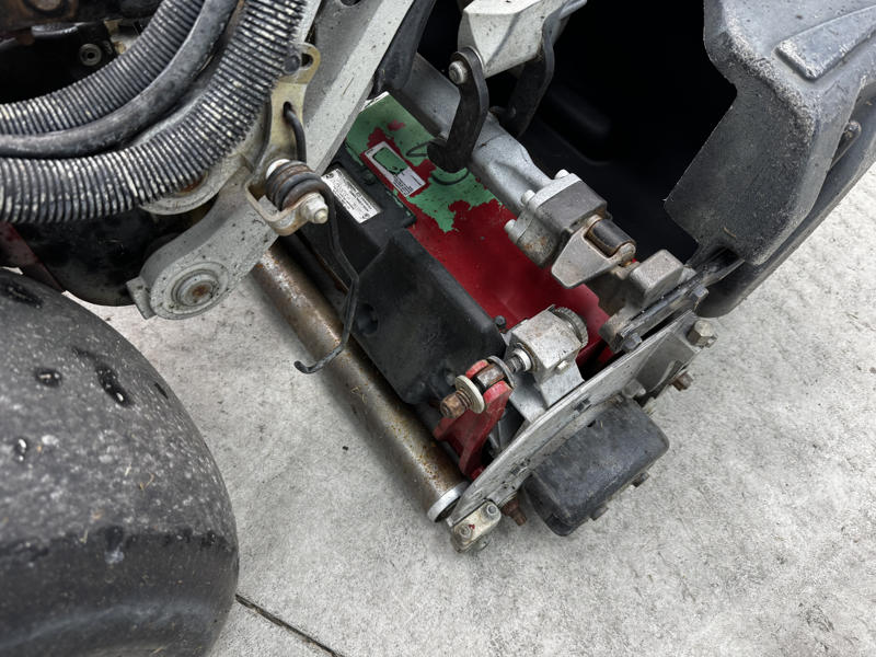 Toro-Greensmaster-3300-Gas-2WD-Greensmower-2-800×600-1