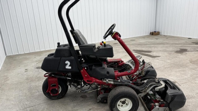 Toro-Greensmaster-3300-Gas-2WD-Greensmower-3-800×600-1