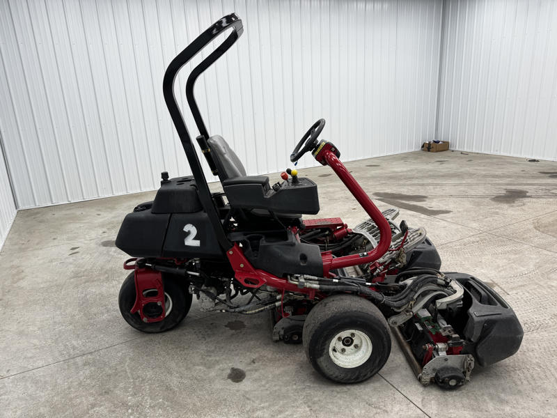 Toro-Greensmaster-3300-Gas-2WD-Greensmower-3-800×600-1