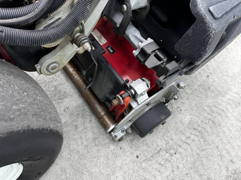 Toro-Greensmaster-TriFlex-3300-Greens-Mower-2-800×600-1