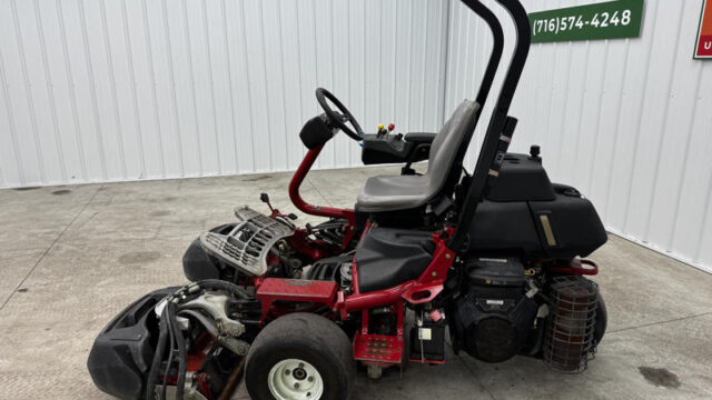 Toro-Greensmaster-TriFlex-3300-Greens-Mower-4-800×600-1