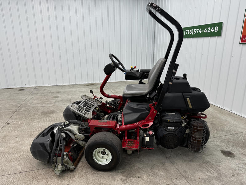 Toro-Greensmaster-TriFlex-3300-Greens-Mower-4-800×600-1
