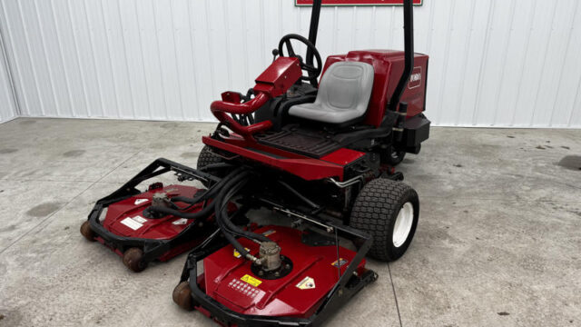 Toro-Groundsmaster-3500-Sidewinder-Diesel-3WD-Contouring-Mower-4-800×600-1