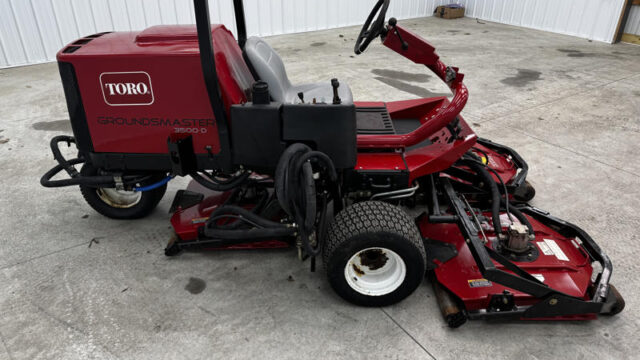 Toro-Groundsmaster-3500-Sidewinder-Diesel-3WD-Contouring-Mower-6-800×600-1