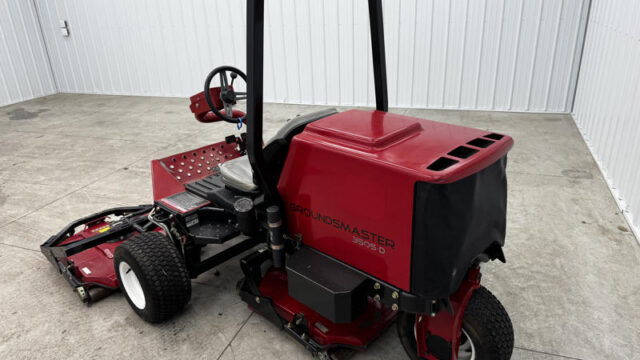 Toro-Groundsmaster-3505-Diesel-2WD-Contouring-Rotary-Mower-3-800×600-1