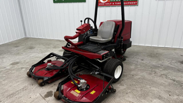Toro-Groundsmaster-3505-Diesel-2WD-Contouring-Rotary-Mower-5-800×600-1