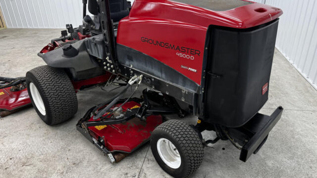 Toro-Groundsmaster-4500-Diesel-4WD-Contouring-Mower-6-800×600-1