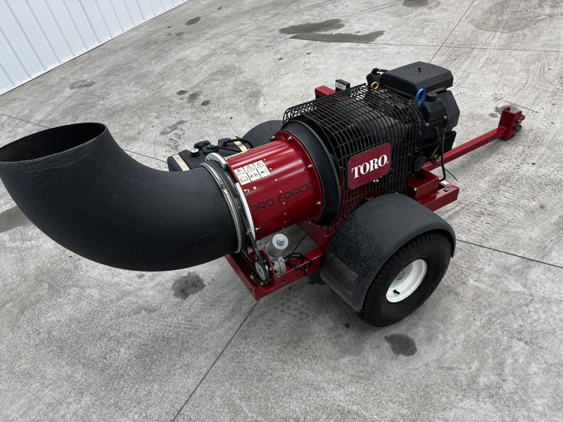 Toro-Pro-Force-Pull-Behind-Debris-Blower-2-800×600-1