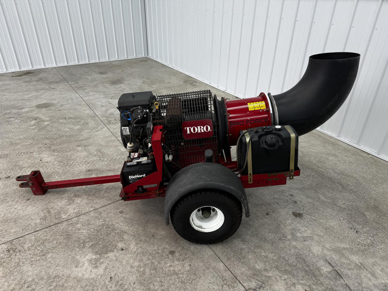 Toro-Pro-Force-Pull-Behind-Debris-Blower-4-800×600-1-1