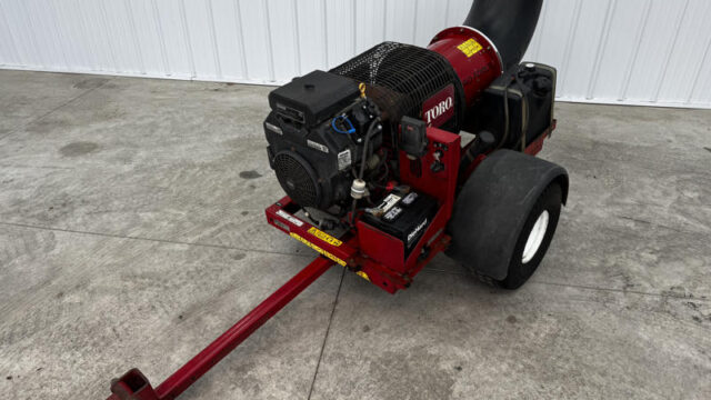 Toro-Pro-Force-Pull-Behind-Debris-Blower-5-800×600-1-1
