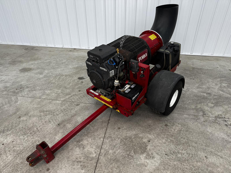 Toro-Pro-Force-Pull-Behind-Debris-Blower-5-800×600-1-1