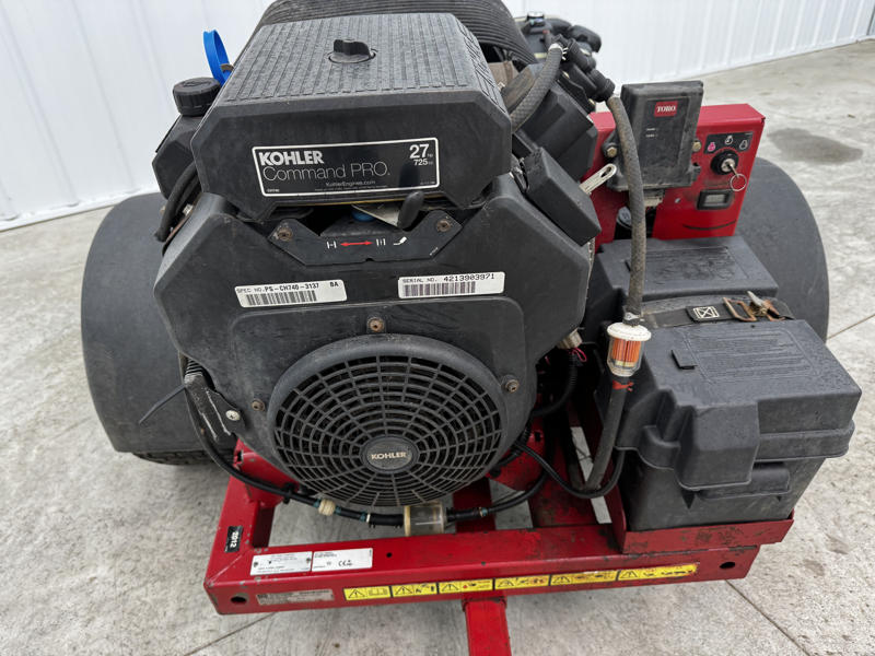 Toro-Pro-Force-Pull-Behind-Debris-Blower-6-800×600-1