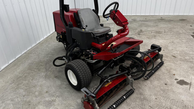 Toro-Reelmaster-3100-Diesel-3WD-Sidewinder-Triplex-Mower-10-800×600-1