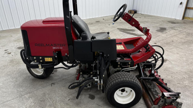 Toro-Reelmaster-3100-Diesel-3WD-Sidewinder-Triplex-Mower-7-800×600-1