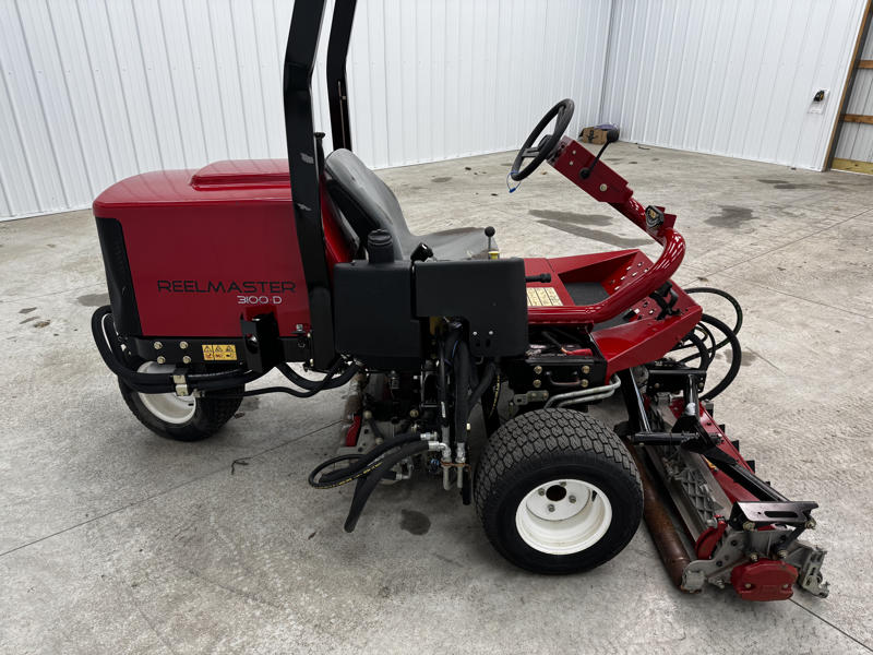 Toro-Reelmaster-3100-Diesel-3WD-Sidewinder-Triplex-Mower-7-800×600-1