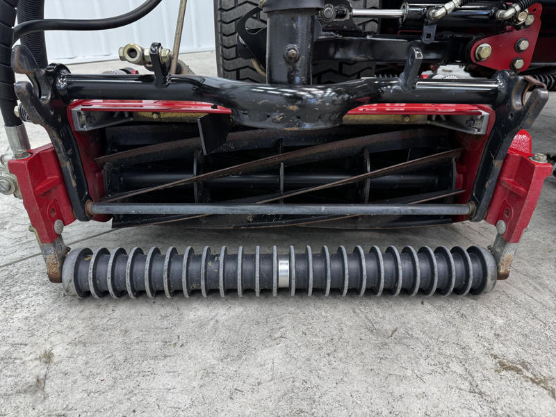 Toro-Reelmaster-5510-Diesel-2WD-Fairway-Mower-9-800×600-1