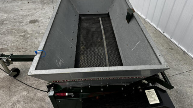 Turfco-Metermatic-III-Pull-Behind-Top-Dresser-4-800×600-1
