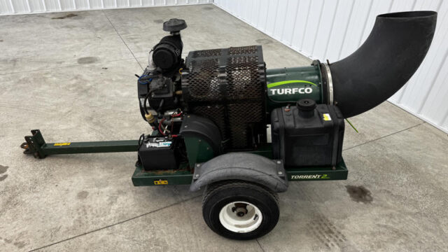 Turfco-Torrent-2-Pull-Behind-Debris-Blower-2-800×600-1