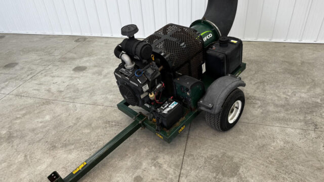 Turfco-Torrent-2-Pull-Behind-Debris-Blower-3-800×600-1
