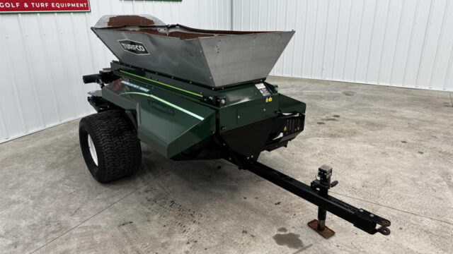 Turfco-Widespin-1550-Pull-Behind-Top-Dresser-2-800×600-1
