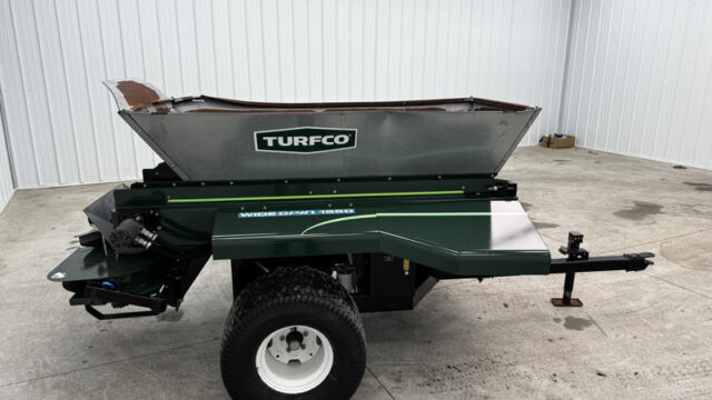 Turfco-Widespin-1550-Pull-Behind-Top-Dresser-3-800×600-1
