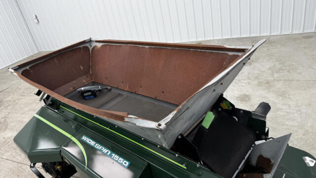 Turfco-Widespin-1550-Pull-Behind-Top-Dresser-5-800×600-1