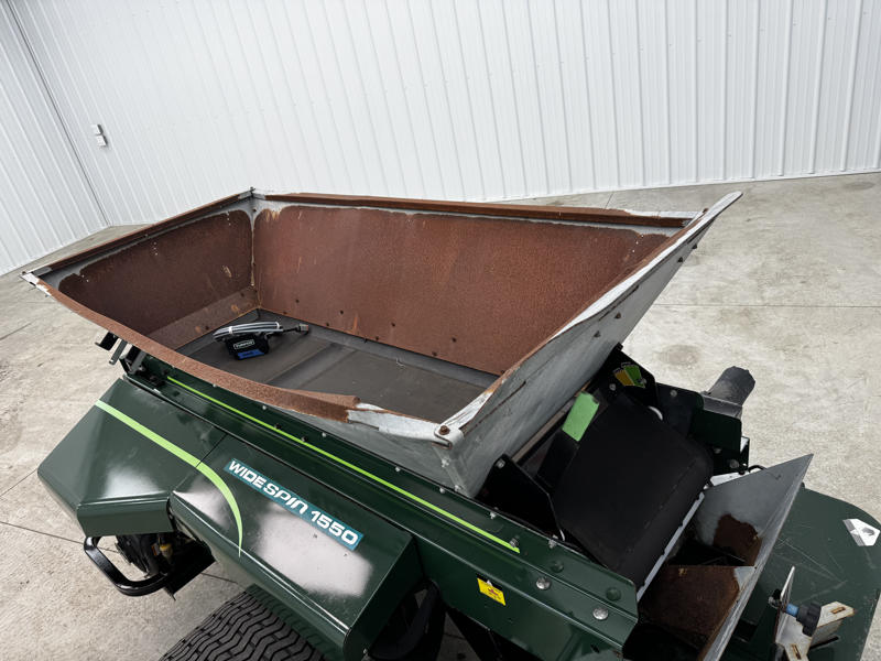 Turfco-Widespin-1550-Pull-Behind-Top-Dresser-5-800×600-1