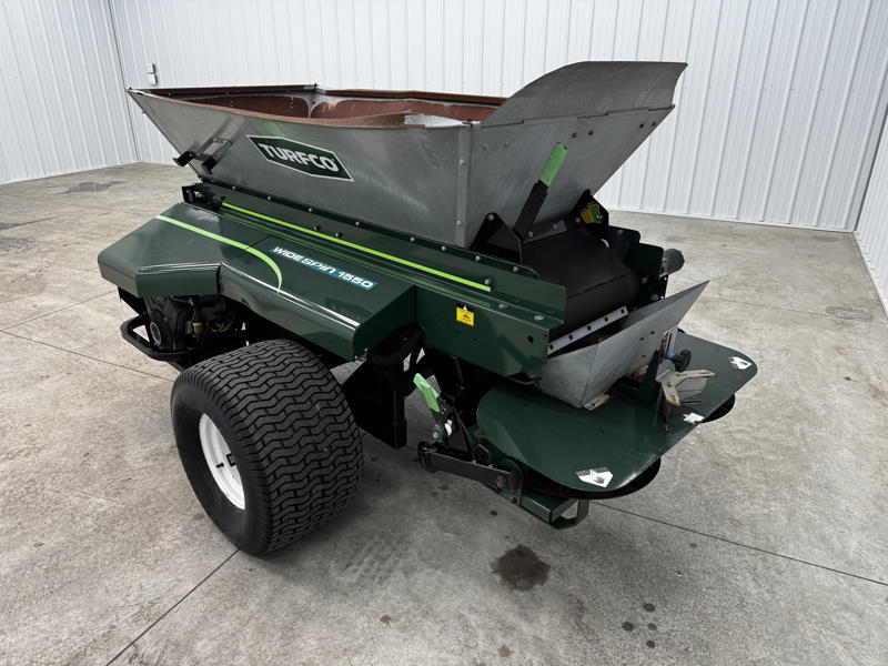 Turfco-Widespin-1550-Pull-Behind-Top-Dresser-6-800×600-1