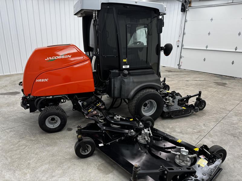 Jacobsen-HR800-Diesel-4WD-Climate-Controlled-Cab-Wide-Area-Mower-4-800×600-1